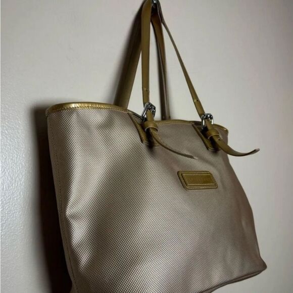 SALE! Gold Longchamp Medium Tote GUC - Picture 3 of 12